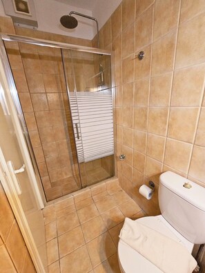 Appartement, 1 chambre, fumeur, balcon | Salle de bain