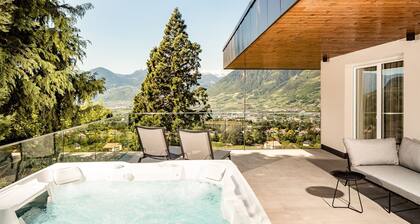 Chalet "Apt. Penthouse - Schenna Chalet" mit Pool, Whirlpool und Spa Zugang