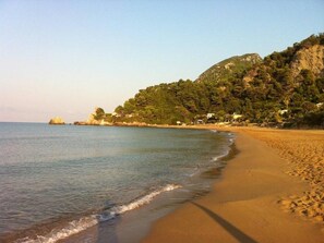 Beach - Corfu Glyfada Menigos Resort 5-8-a (Corfu)