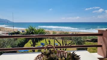 Apartment, 2 Bedrooms, Smoking, Balcony | Property grounds