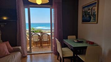 Apartment, 2 Bedrooms, Smoking, Balcony | Living area