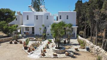 House, 2 Bedrooms, Smoking, Balcony | Property grounds