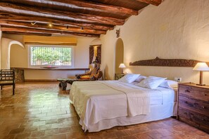 5 chambres, fer et planche à repasser, Wi-Fi gratuit, draps fournis