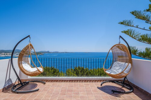 Klimatisierte Villa mit Meerblick, salziger Pool, Terrassen und WLAN; Parkplätze vorhanden