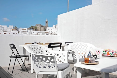 Exclusive apartment with roof terrace in the old town - Precioso apartamento en Vejer con terraza