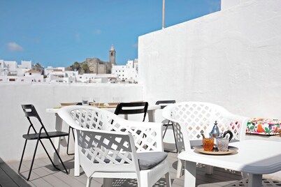 Exclusive apartment with roof terrace in the old town - Precioso apartamento en Vejer con terraza
