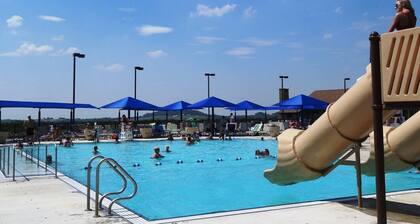 Uusi moderni koti w / kylpytynnyri, pelihuone ja upeat näkymät