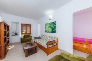 Televisie en een open haard