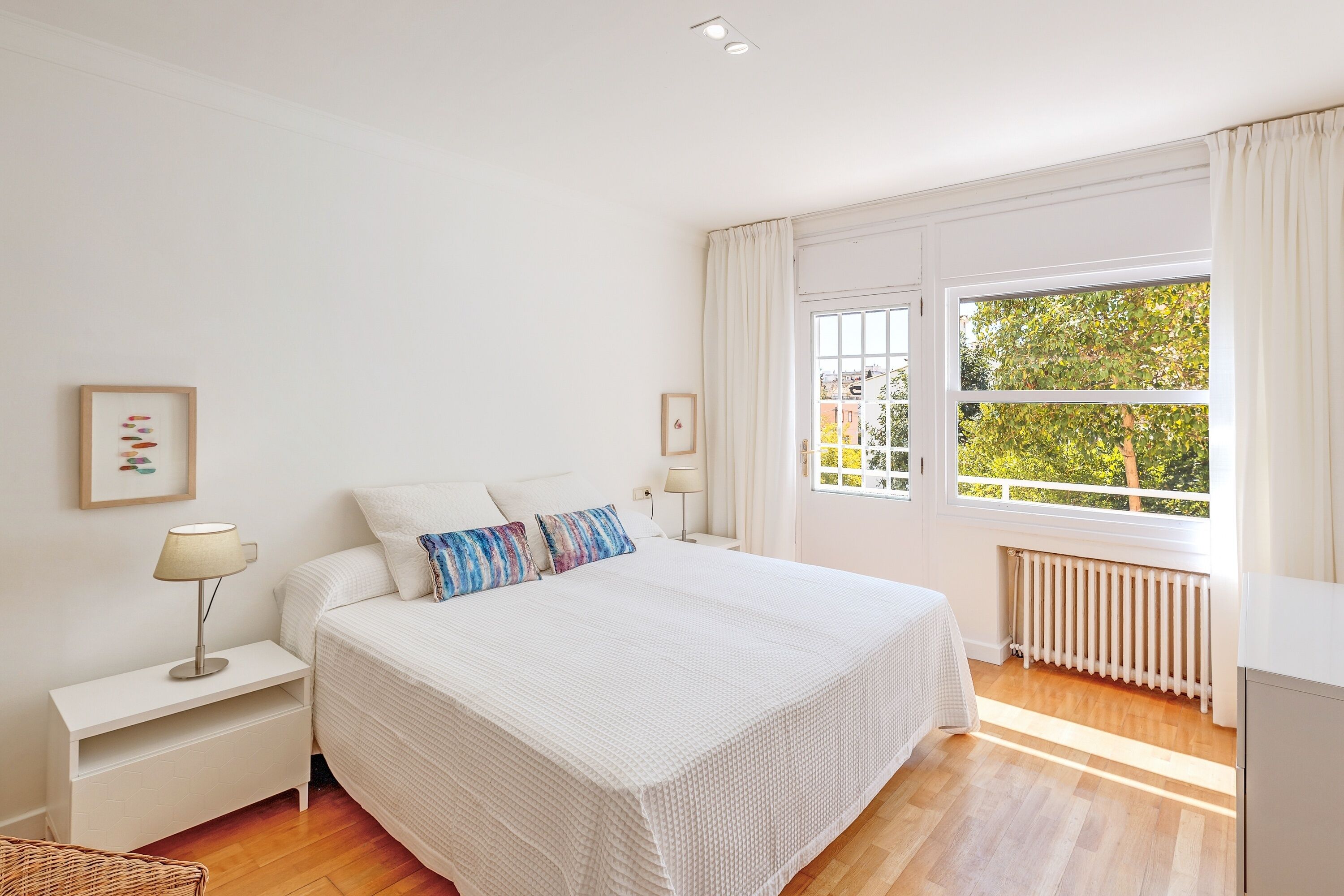 5 slaapkamers, een strijkplank/strijkijzer, gratis wifi, beddengoed