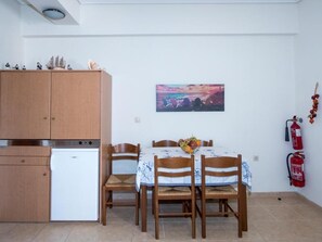 Apartamento, 1 quarto, para fumantes, piscina particular | Opções para refeição