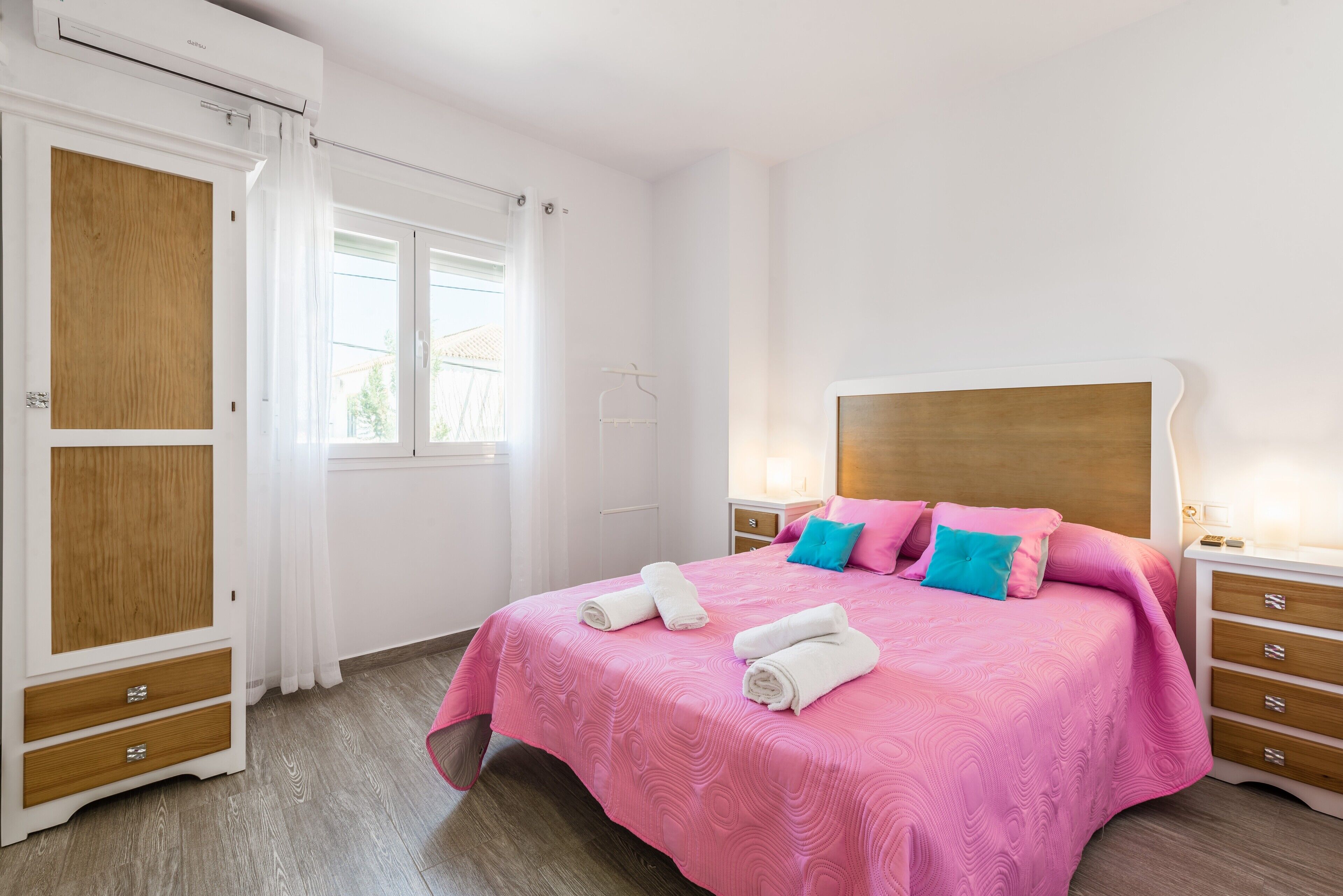 1 slaapkamer, een strijkplank/strijkijzer, gratis wifi, beddengoed