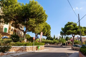 Property grounds - Peaceful location by the sea – Casa Villabella (Vallgornera, Cala Pi)