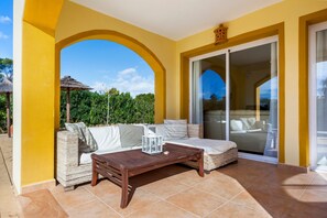 Terrace/patio - Peaceful location by the sea – Casa Villabella (Vallgornera, Cala Pi)