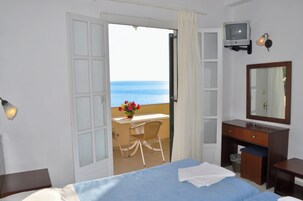2 habitaciones, tabla de planchar con plancha y ropa de cama 