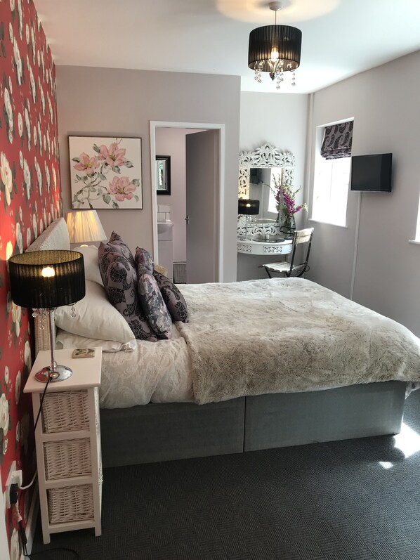 Familienapartment (Ground Floor) | 1 Schlafzimmer, individuell dekoriert, individuell eingerichtet