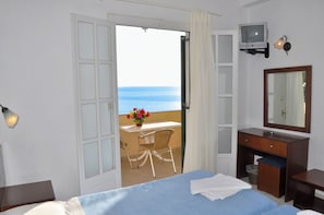 Apartment, 2 Bedrooms, Smoking, Balcony | 2 bedrooms, iron/ironing board, bed sheets - Holiday Apartments With Pool Maria on Agios Gordios Beach (Corfu)