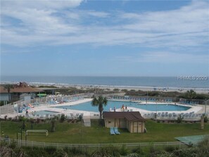 Outdoor pool - Beautiful Condo in ocean front resort! (Hilton Head Island)