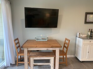 Dining - Beautiful Condo in ocean front resort! (Hilton Head Island)