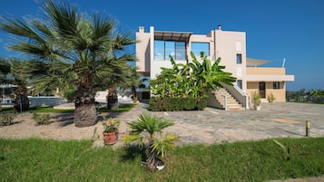 Vila, 5 quartos, piscina particular, vista para o oceano | Sacada