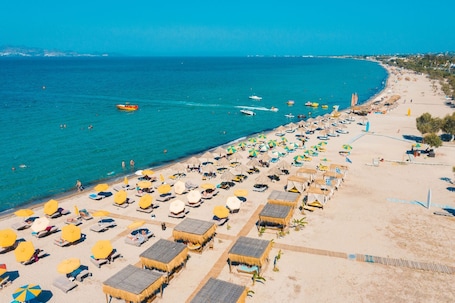 Playa. Xenos Villa 2 With 5 Bedrooms Private Swimming Pool, Near the sea