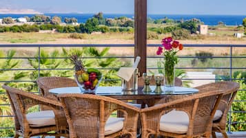 Villa, 5 habitaciones, alberca privada, vista al océano | Balcón