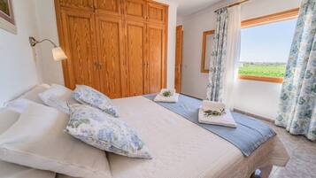 3 habitaciones, tabla de planchar con plancha y wifi gratis