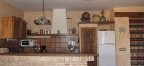 Fridge, microwave, coffee/tea maker, toaster