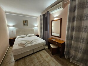 Apartment, 1 Bedroom, Smoking, Garden View | 1 bedroom, bed sheets - Corfu Glyfada Menigos Resort 45 (Corfu)