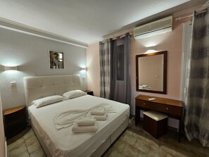 Apartment, 1 Bedroom, Smoking, Garden View | 1 bedroom, bed sheets - Corfu Glyfada Menigos Resort 45 (Corfu)