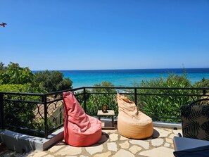 Apartment, 1 Bedroom, Smoking, Garden View | Property grounds