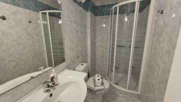 Apartment, 1 Bedroom, Smoking, Garden View | Bathroom | Hair dryer, towels