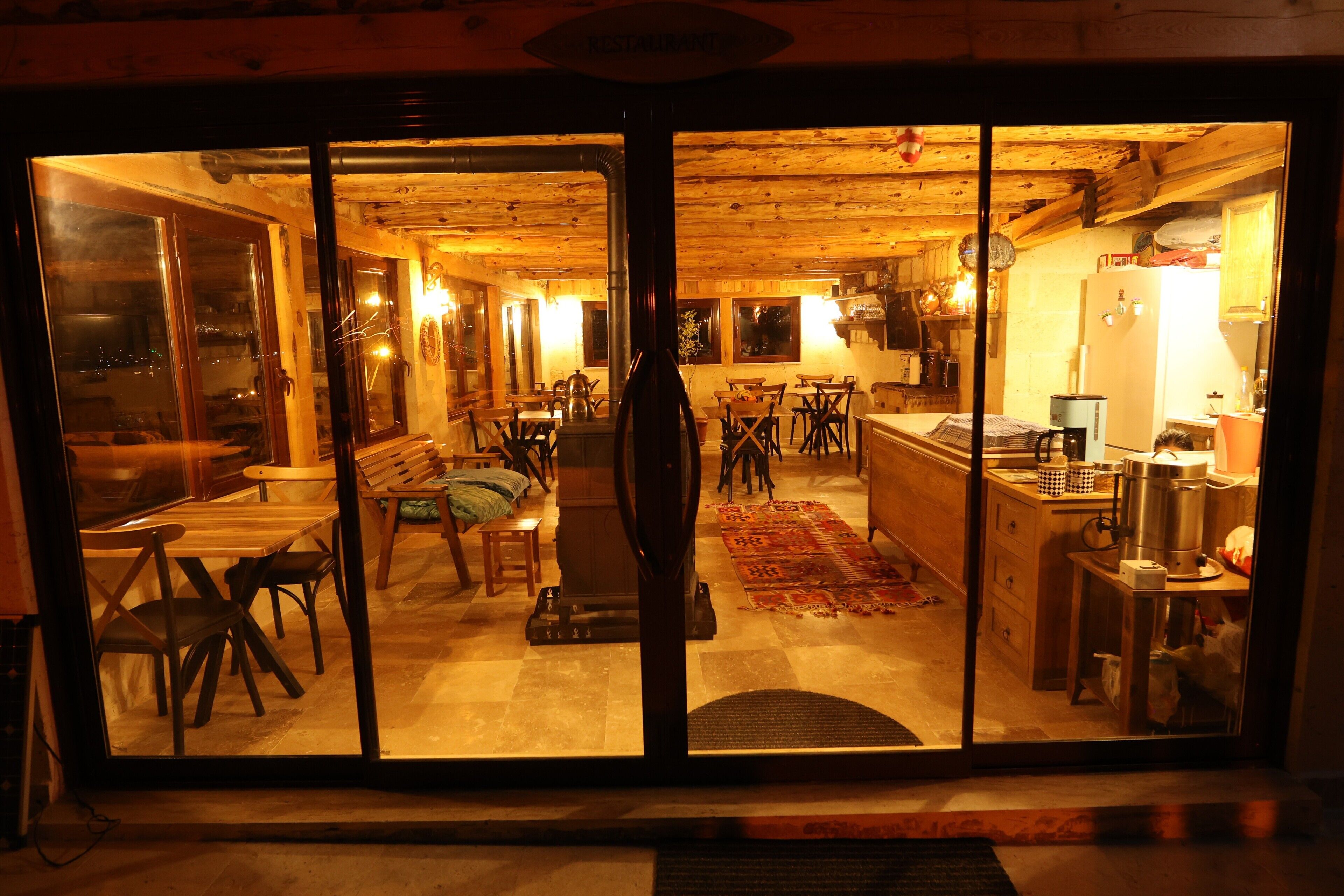 breakfast, lunch and dinner served