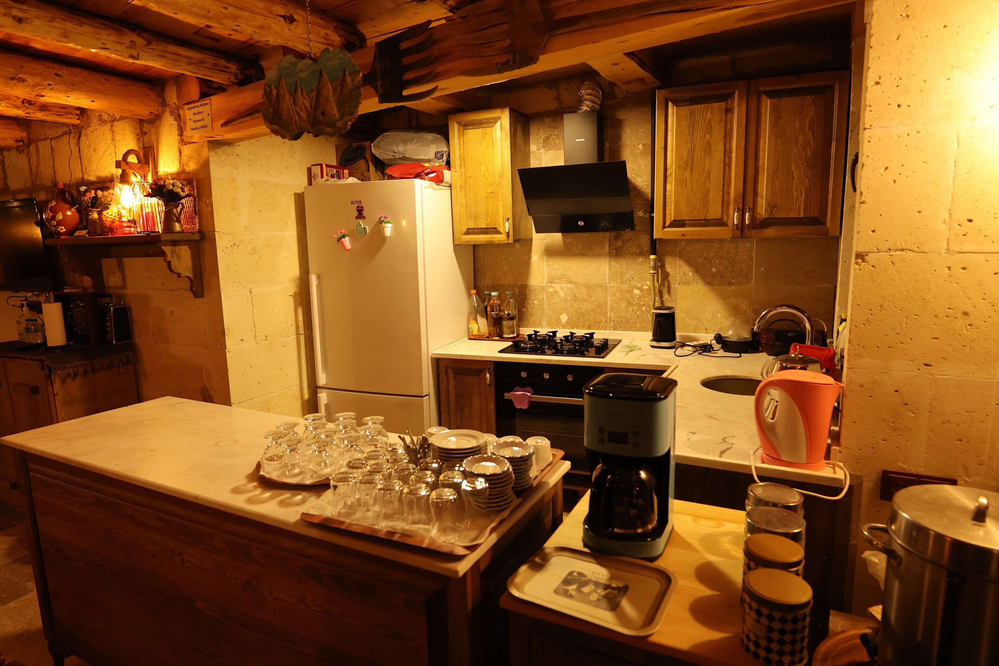 breakfast, lunch and dinner served