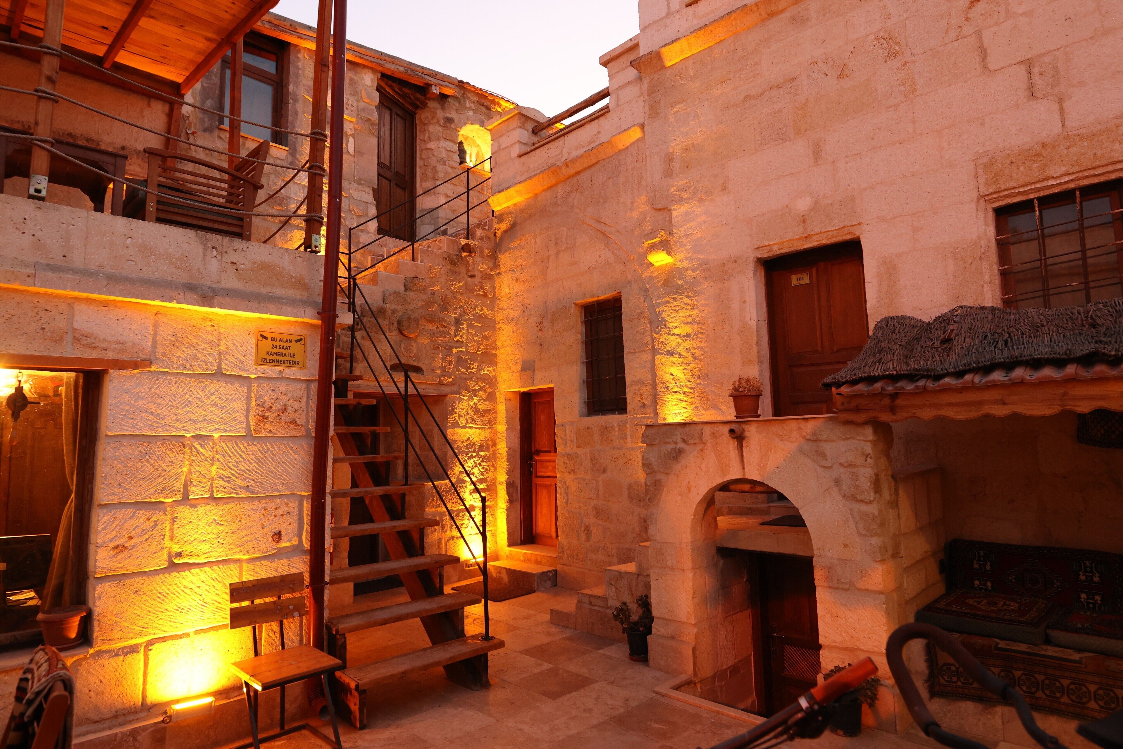 economy room | terrace/patio