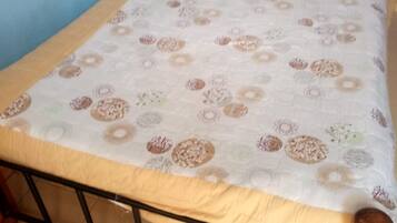 Desk, free WiFi, bed sheets