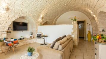 Televisión, reproductor de DVD y estéreo