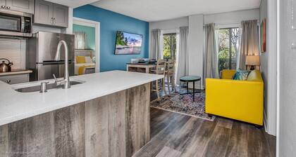 Pristine and Posh 2bd/2ba Condo With Private Balcony - #6en165