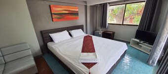 โอโย 884 บ้านแสงจันทร์ ชะอำ