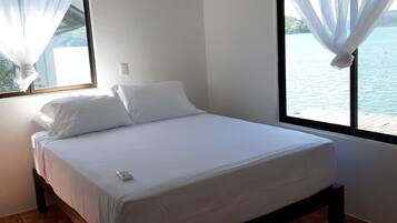 Room 5 | مكتب ومساحة عمل للكمبيوتر المحمول وواي فاي مجانًا