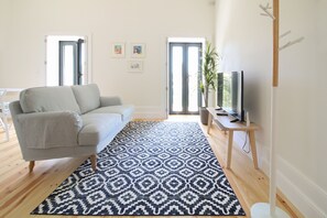 Flat-screen TV - MODERN AND CENTRAL APARTMENT (Porto)
