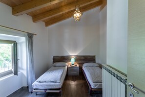 2 quartos, Wi-Fi de cortesia, roupa de cama