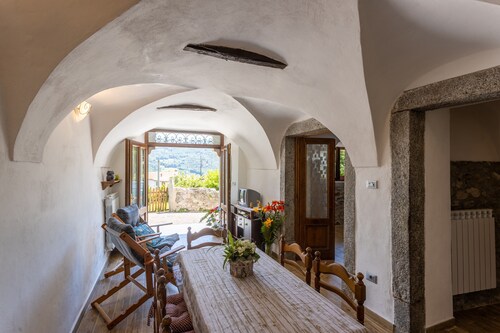 Apartment 'Lancillotto' with Shared Terrace, Shared Garden and Wi-Fi