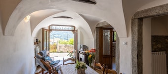 Apartment 'Lancillotto' with Shared Terrace, Shared Garden and Wi-Fi