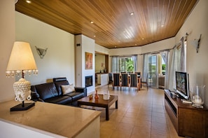 TV, fireplace, offices - Vista Golfe - a golfer's dream (Quarteira)