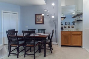 Dining - Tidewater Teal Lake Golf Villa 2813 (North Myrtle Beach)