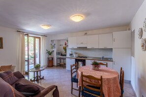 Interior - Apartment 'Casa Rita App 4' with Shared Garden and Wi-Fi (Tremosine)