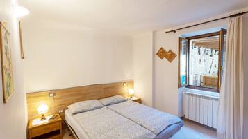 1 bedroom, free WiFi, bed sheets