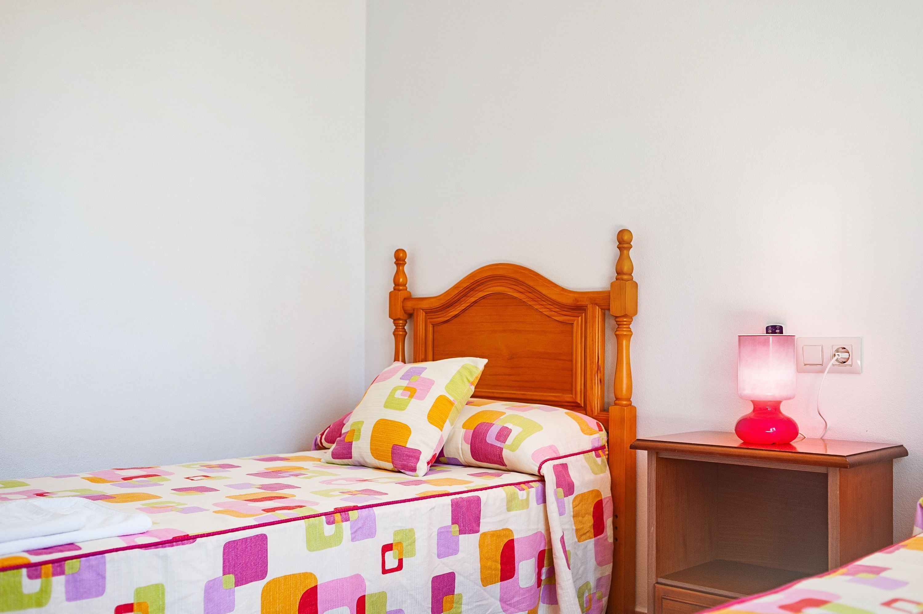 2 dormitorios, tabla de planchar con plancha, wifi gratis y ropa de cama