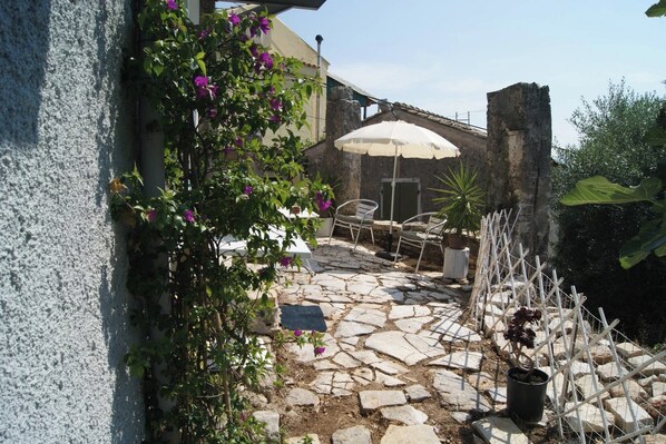 House, 1 Bedroom, Smoking, Balcony | Terrace/patio