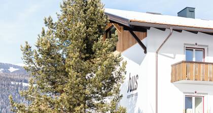 Modern "Hus Apartment - Nr. 2" with Balcony, Garden & Wi-Fi